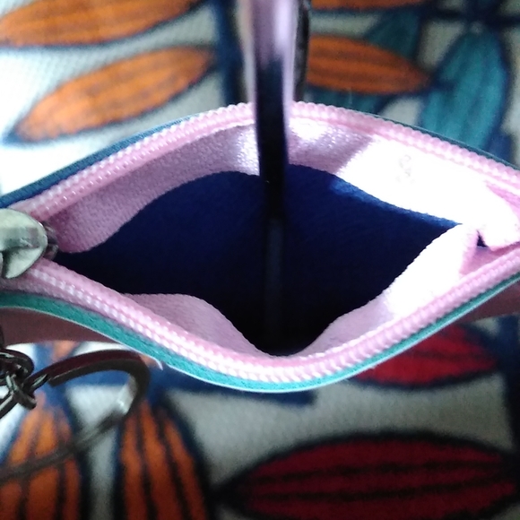 🗣️ Free Unicorn coin purse keychain - Picture 3 of 3